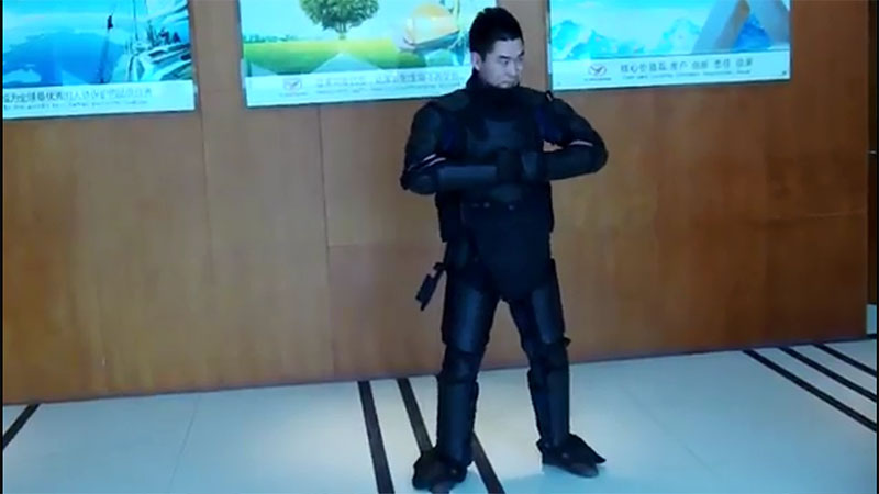 Anti Riot Suit Wearing in 3 Minutes